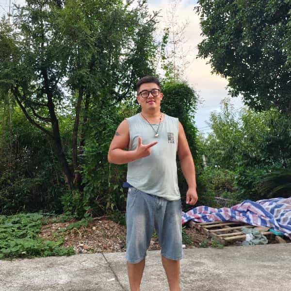 32岁岁浙江单身帅哥 - 黄山吉缘网